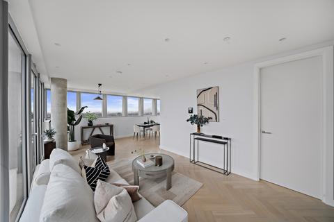 3 bedroom flat to rent, Maple Path, London E5