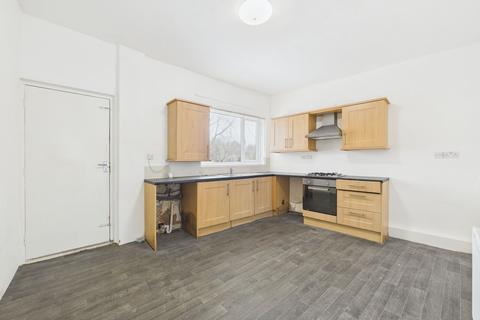 2 bedroom end of terrace house to rent, Astley Street, Manchester M29