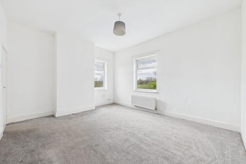 2 bedroom end of terrace house to rent, Astley Street, Manchester M29