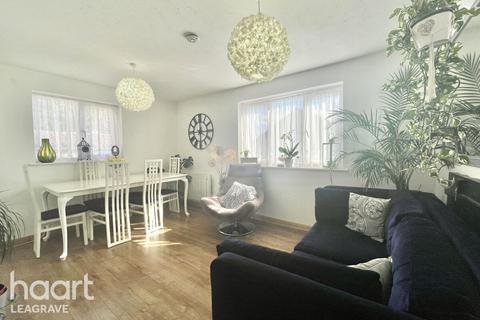 undefined, Rodeheath, Luton