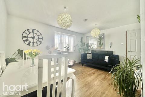 undefined, Rodeheath, Luton