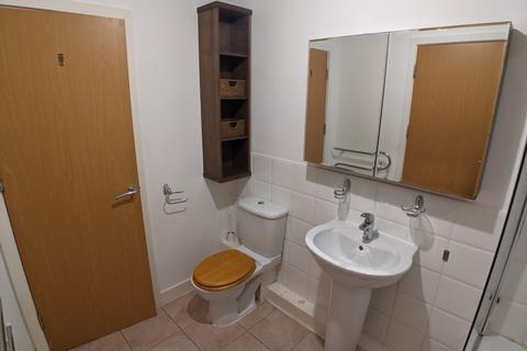 2 bedroom flat to rent, Mitford Road, Manchester M14
