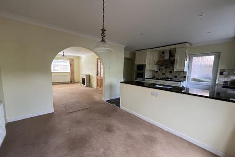 3 bedroom link detached house to rent, Oakfield Drive, Crickhowell, NP8