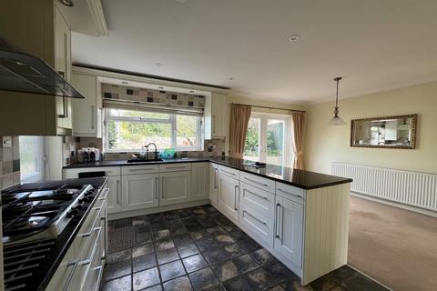 3 bedroom link detached house to rent, Oakfield Drive, Crickhowell, NP8