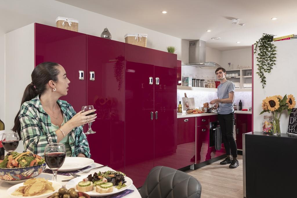 Shared kitchen (2).jpg