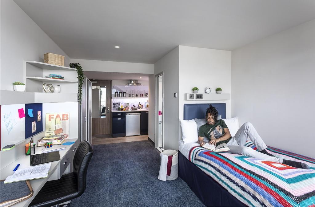 Diamond plus studio (2).jpg