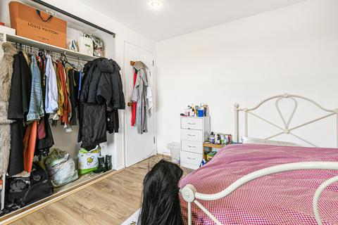 17 Summerhill Way, Mitcham, CR4 2NL