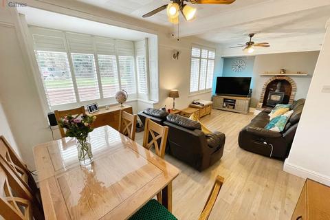 3 bedroom detached house for sale, Heol Canola, Bryncoch, Bryncethin, Bridgend County. CF32 9TT