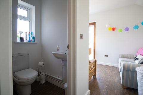 2 bedroom detached bungalow for sale, Gidney Drive, Heacham, King's Lynn, Norfolk, PE31