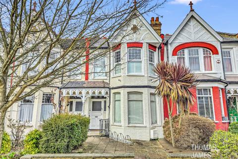 8b Harlech Road, London, N14 7BX