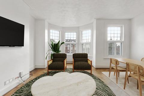 8b Harlech Road, London, N14 7BX