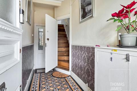 8b Harlech Road, London, N14 7BX