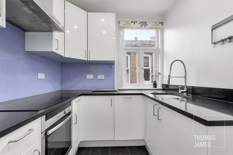 8b Harlech Road, London, N14 7BX