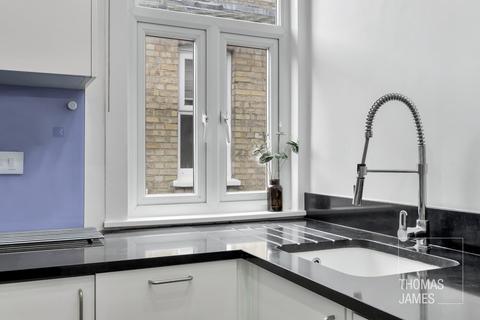 8b Harlech Road, London, N14 7BX