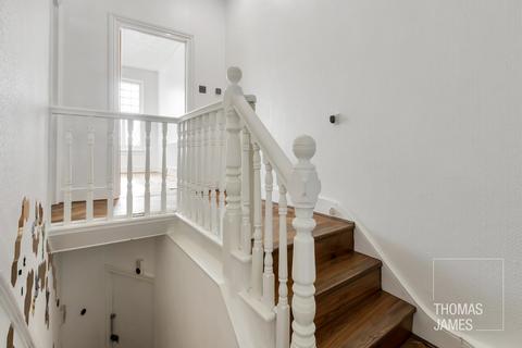 8b Harlech Road, London, N14 7BX