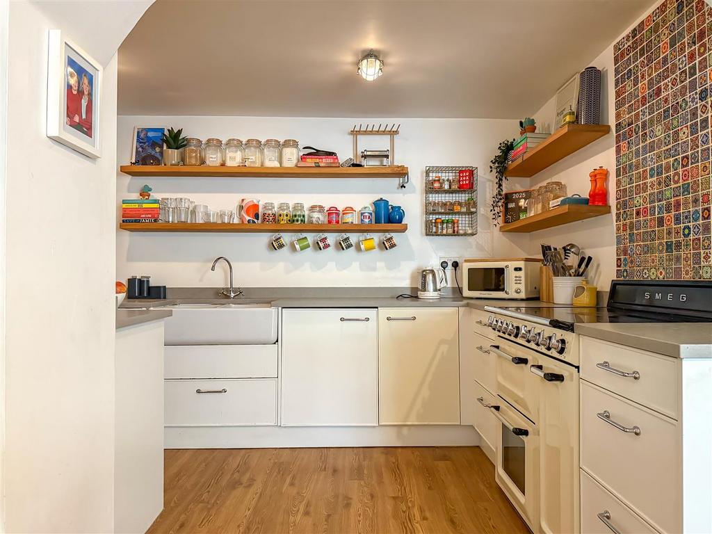 The Grange, Portishead Kitchen 2.jpg