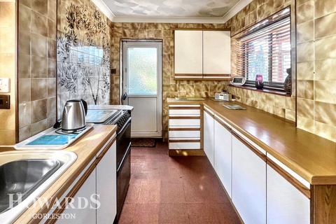 2 bedroom detached bungalow for sale, Burgh Road, Gorleston