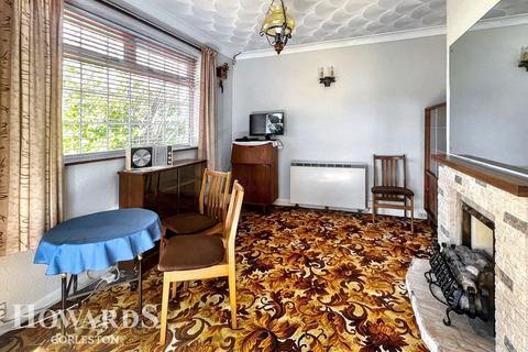 2 bedroom detached bungalow for sale, Burgh Road, Gorleston