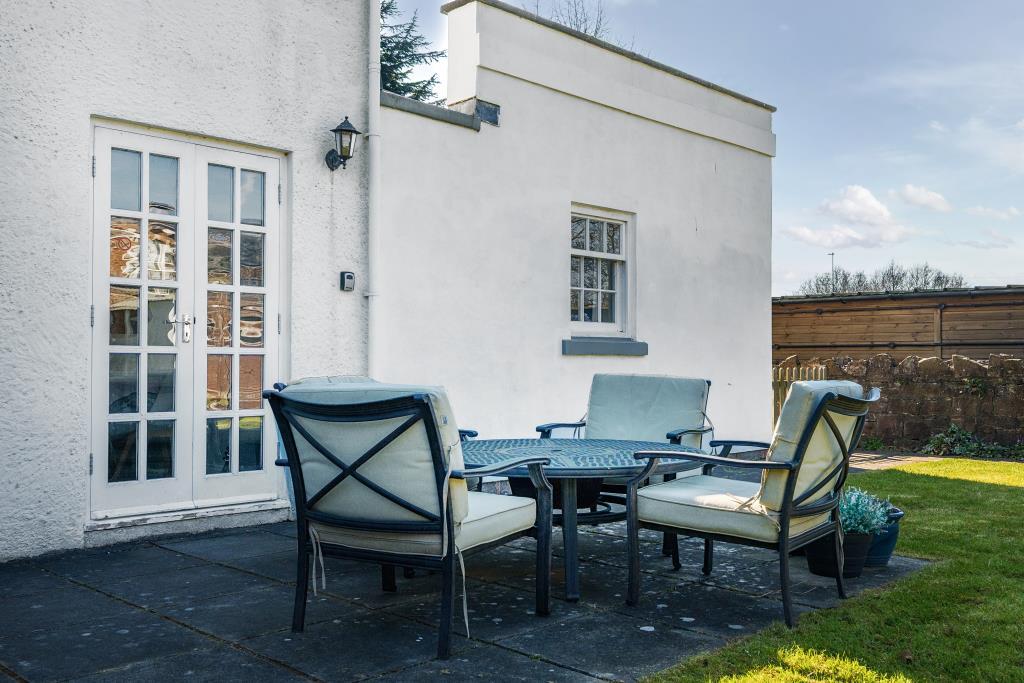 Two bedroom cottage - garden