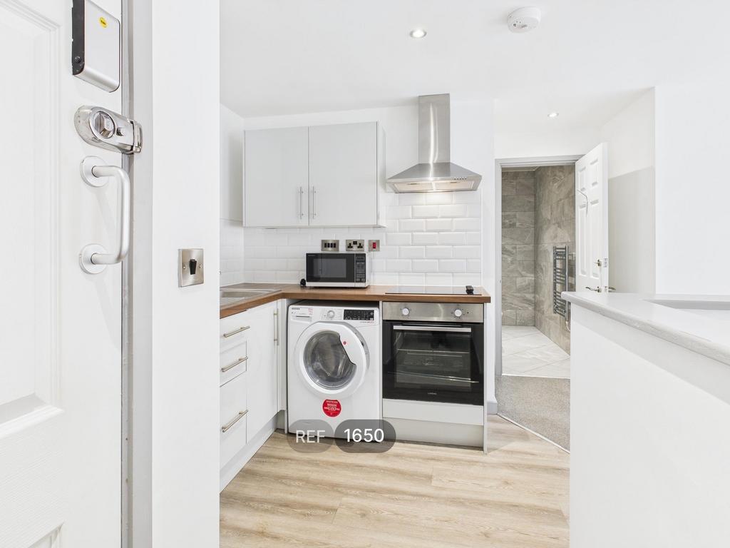 Kitchen &amp; Living area