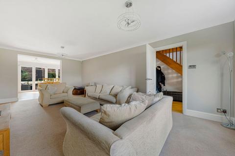 8 Horton Way, Farningham, Dartford, DA4 0DQ