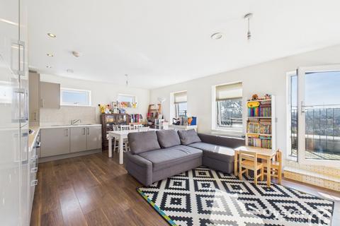 2 bedroom flat for sale, Telford Road, 9 Telford Road, N11