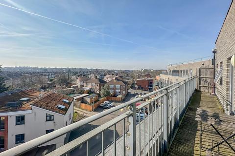 2 bedroom flat for sale, Telford Road, 9 Telford Road, N11