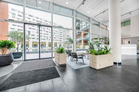 Studio to rent, Moore House, Grosvenor Waterside, 2 Gatliff Road, London SW1W