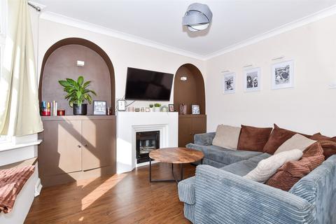 2 bedroom terraced house for sale, Bramley Road, Snodland ME6