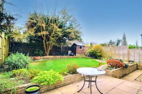 3 bedroom detached house for sale, TEN ACRES, FETCHAM, KT22