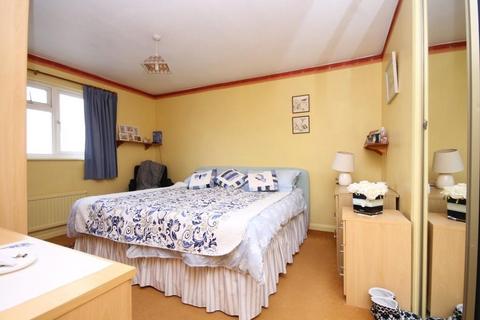 23 Ten Acres, Fetcham, Leatherhead, KT22 9XQ