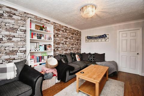 9 Garbutt Close, Preston, Hull, HU12 8XZ