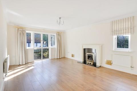 2 bedroom flat for sale, The Avenue, Tadworth KT20