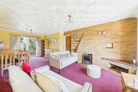 2 bedroom semi-detached bungalow for sale, Homelea Crescent, Lingwood, Norwich