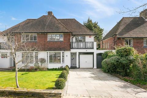 10 Cornwood Close, London, N2 0HP