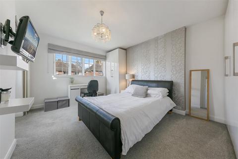 10 Cornwood Close, London, N2 0HP
