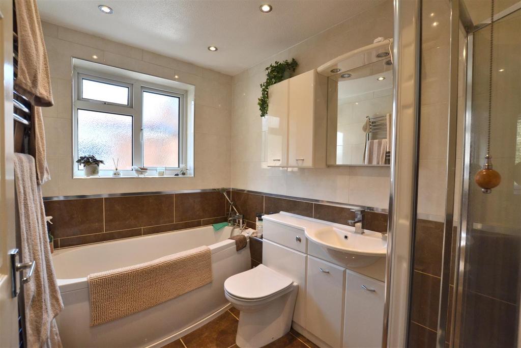 Family Bathroom.JPG
