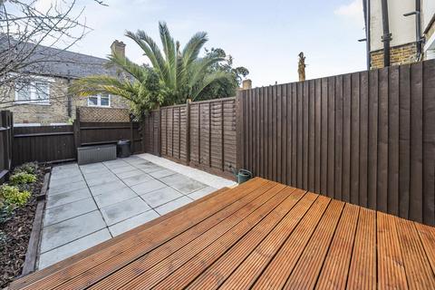 192 Coteford Street, London, SW17 8NU