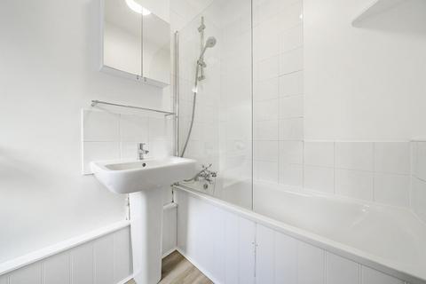 192 Coteford Street, London, SW17 8NU