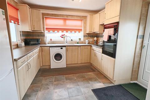 2 bedroom detached bungalow for sale, Spencer Drive, Lowestoft