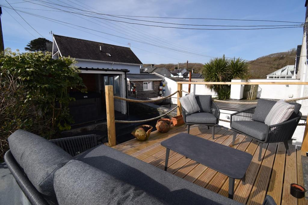 Decking (2).JPG