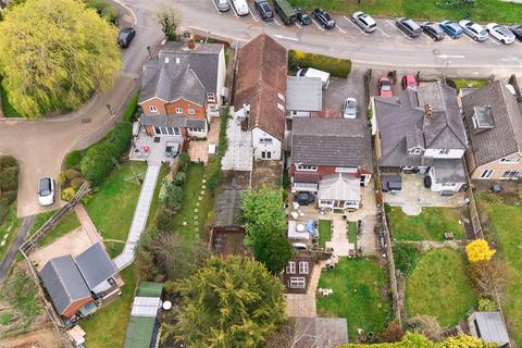 3 bedroom detached house for sale, London Road, Berkshire RG40