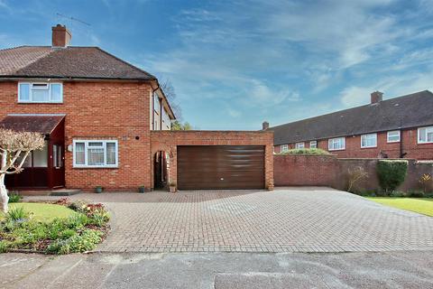 41 Spring Close, Borehamwood, WD6 5HD