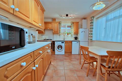 41 Spring Close, Borehamwood, WD6 5HD