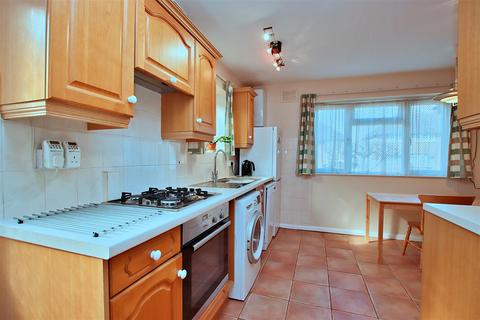 41 Spring Close, Borehamwood, WD6 5HD