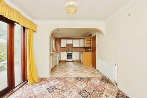 68 Hazlebarrow Drive, Sheffield, S8 8AS