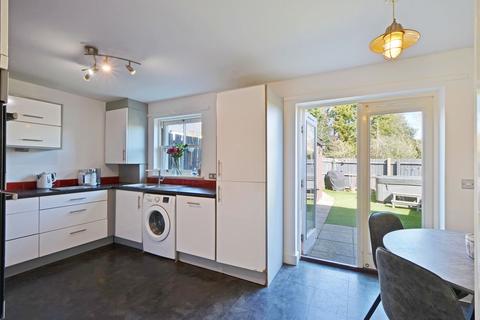 47 Chapmans Way, St Austell, PL25 4QU
