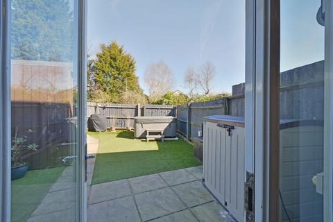 47 Chapmans Way, St Austell, PL25 4QU