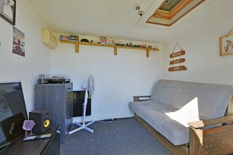 47 Chapmans Way, St Austell, PL25 4QU