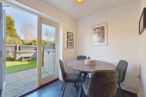47 Chapmans Way, St Austell, PL25 4QU